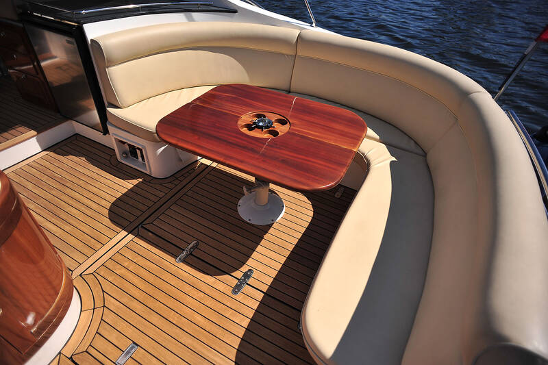 Cockpit table