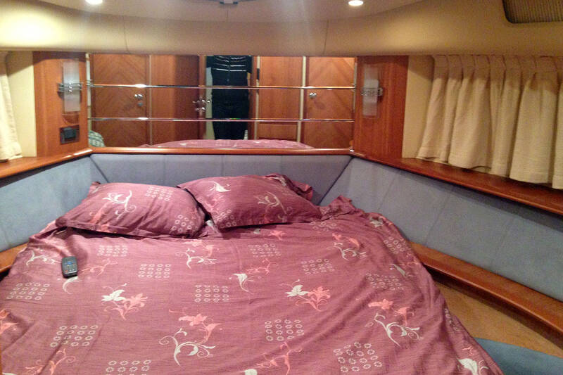 Bow cabin