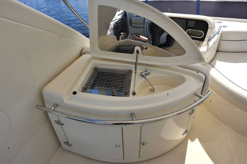 Sink, grill on fly