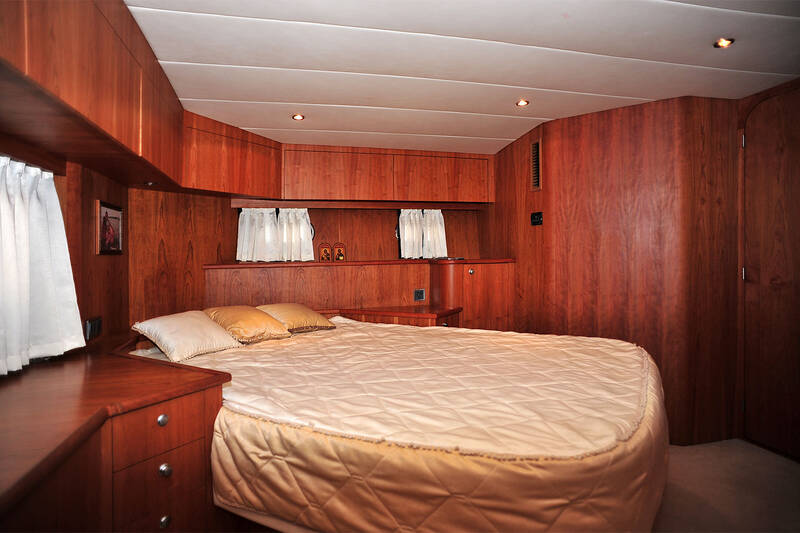 Owner's cabin (aft)