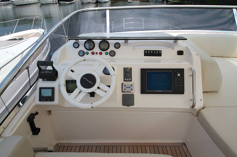 Upper helm. Exterior Azimut 58