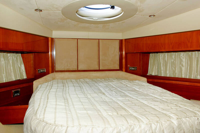 Bow cabin