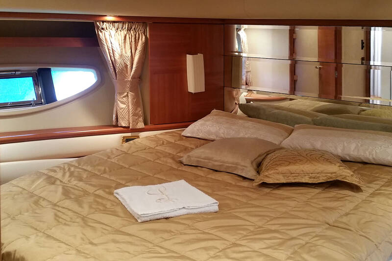 Bow VIP cabin