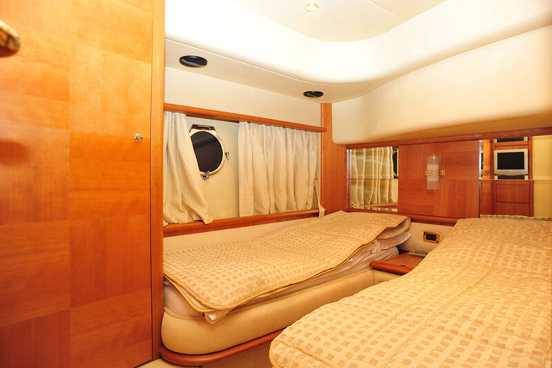 Guest cabin
