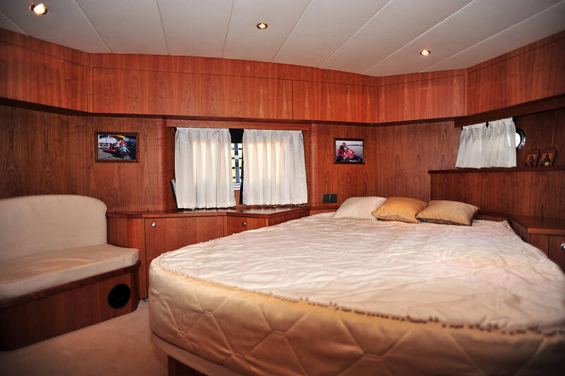 Owner's cabin (aft)