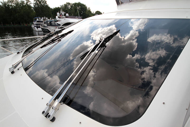 Windshield Azimut 55 2006