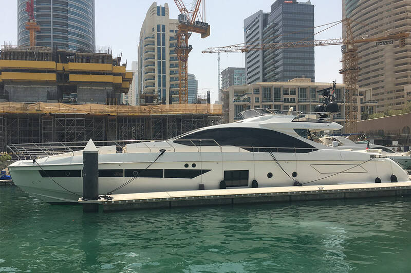 Azimut 77S exterior