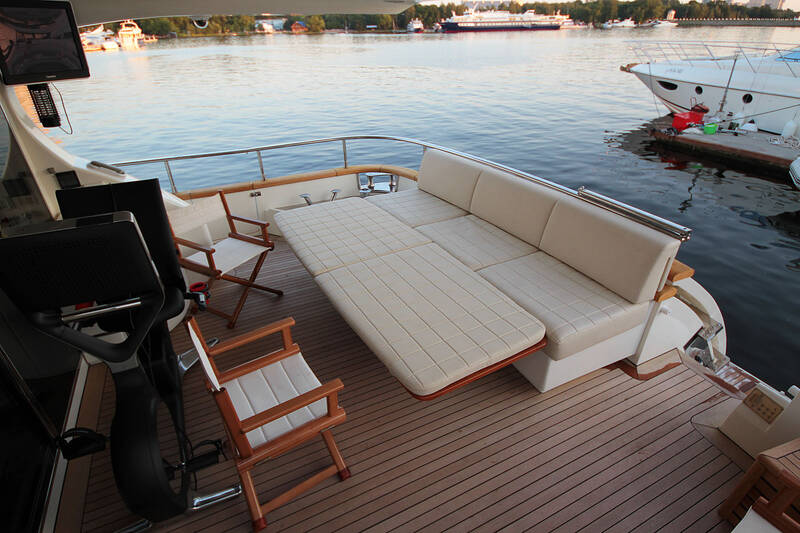Cockpit. Exterior Azimut 80