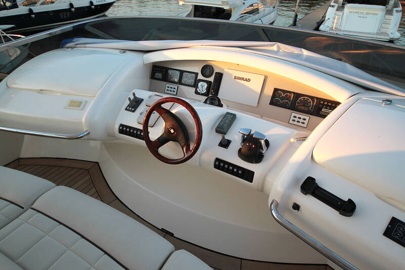 Upper helm. Exterior Azimut 80