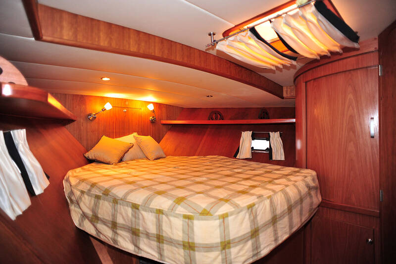 Bow cabin