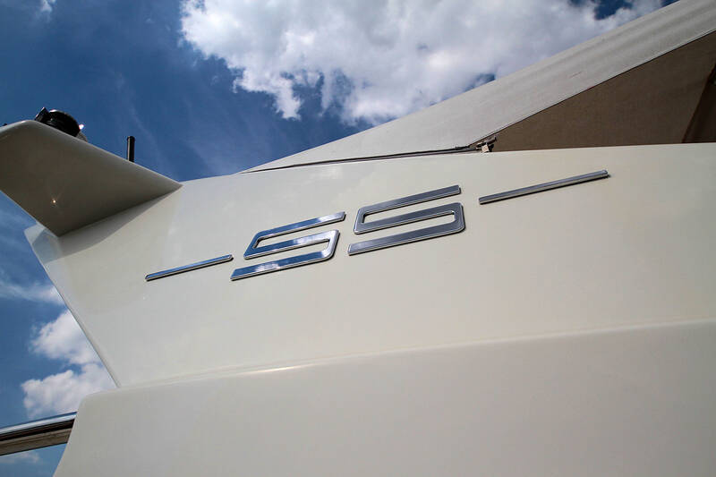Logo on Board Azimut 55 2006