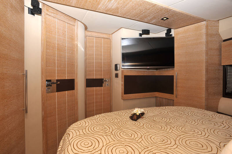 Bow cabin