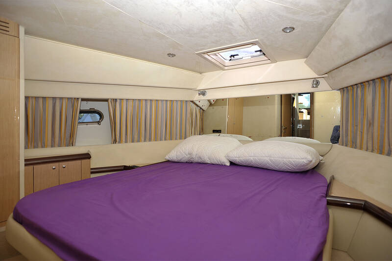 Owner's cabin (bow)