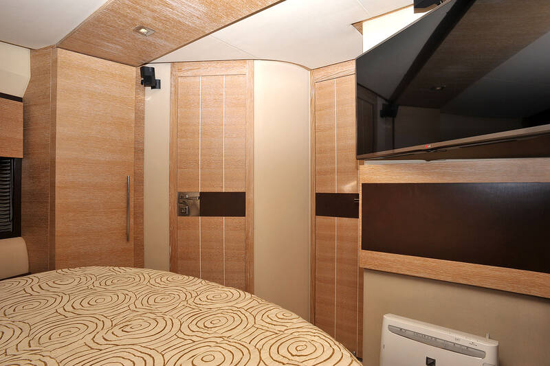 Bow cabin