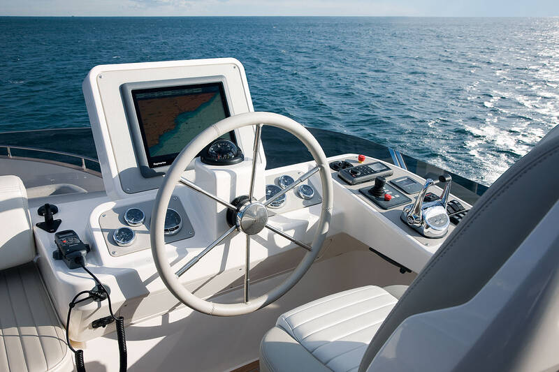 Helm station on flybridge