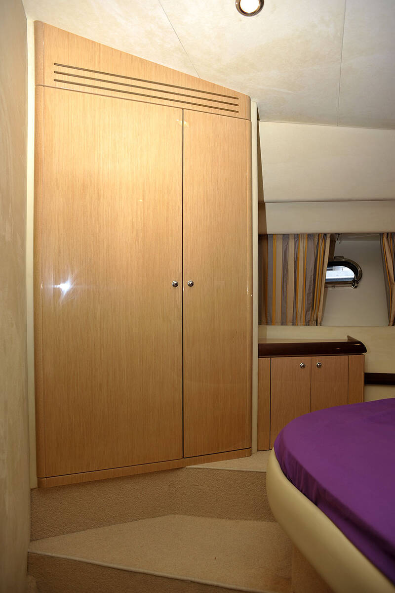 Owner's cabin (bow)
