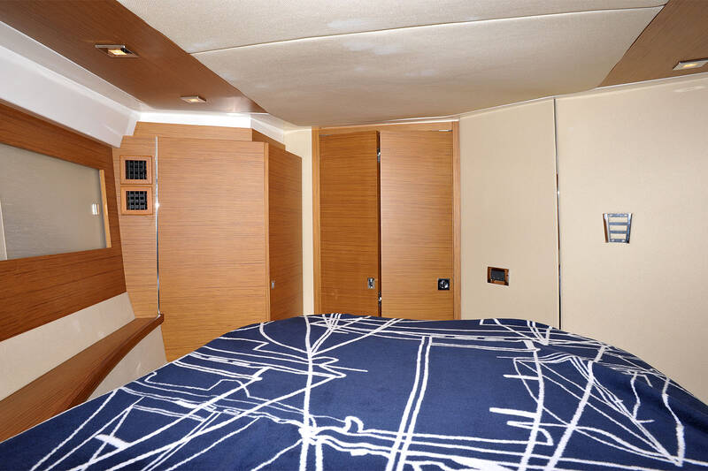 Bow cabin