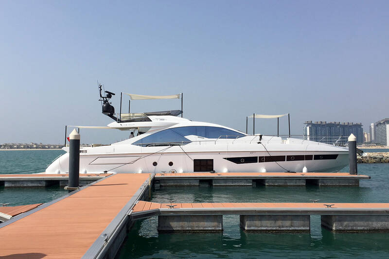 Azimut 77S exterior