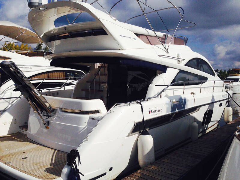 Exterior Fairline Phantom 48