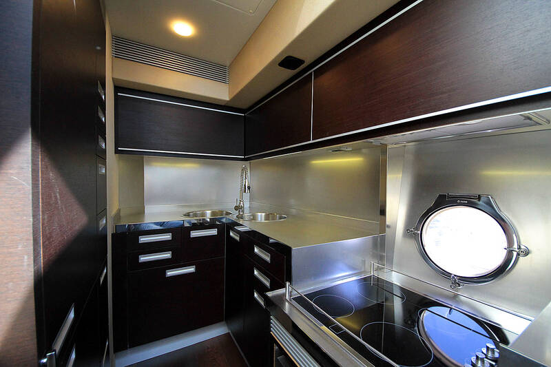 Kitchen Azimut 68S - 2008
