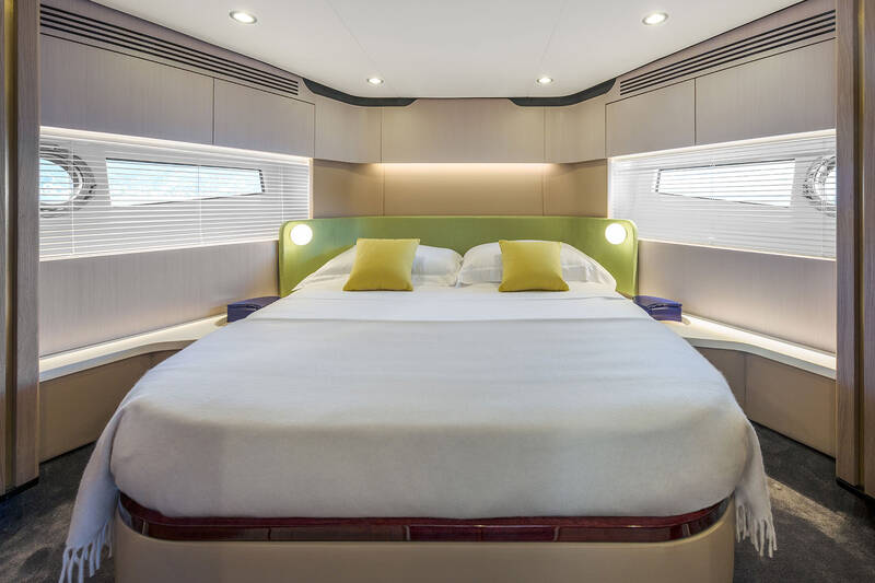 Bow VIP cabin