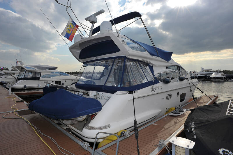 Exterior Azimut 47 2008