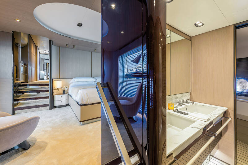 Owner's cabin / Owner's head