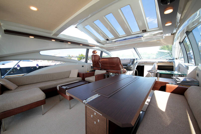 Interior (hard top closed) Azimut 68S - 2008