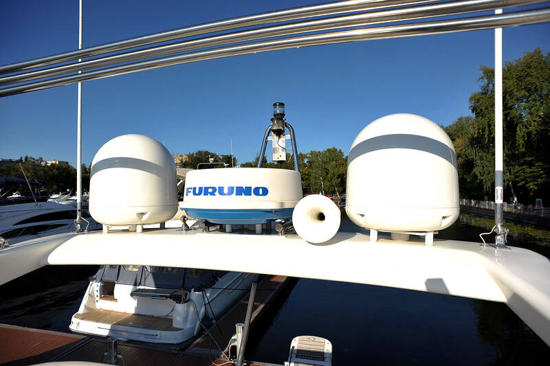 Navigation flybridge