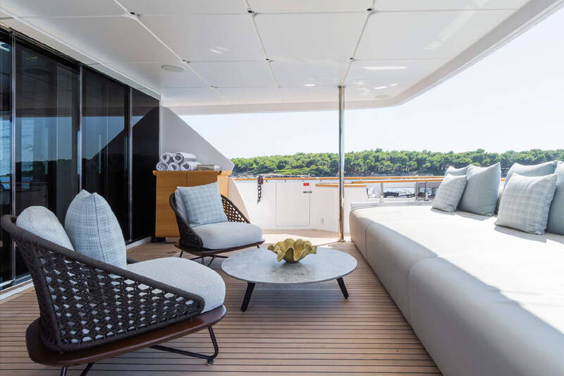 Cockpit on main deck