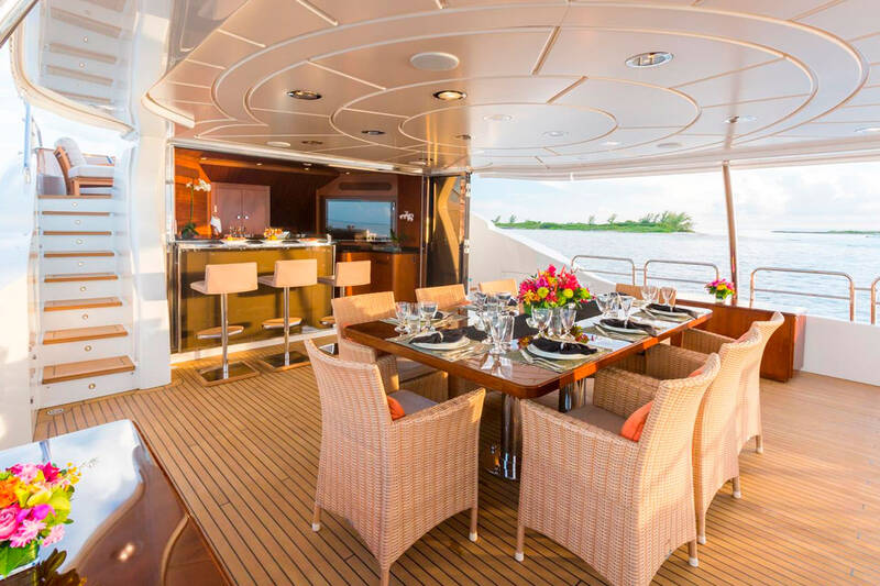 Dining area on upper deck 