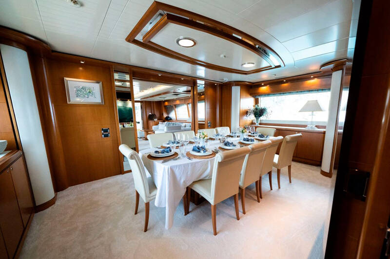 Main saloon dining