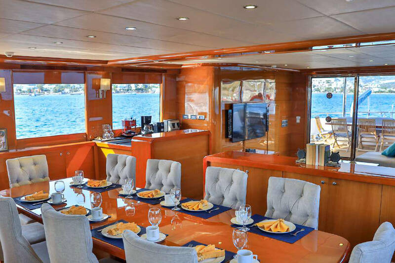 Dining area in salon
