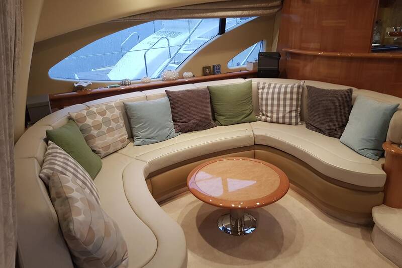Салон Azimut 62