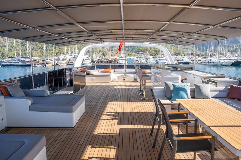 Deck lounge area