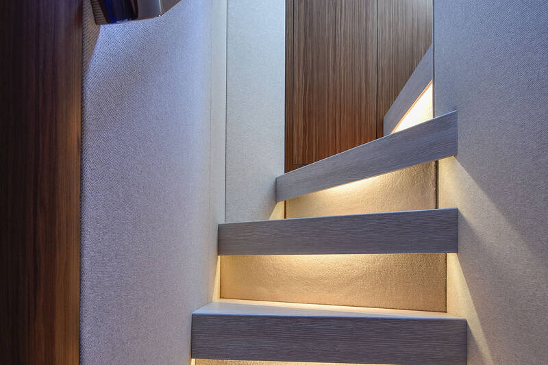 Steps to lower deck
