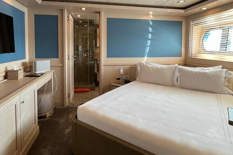 Double cabin