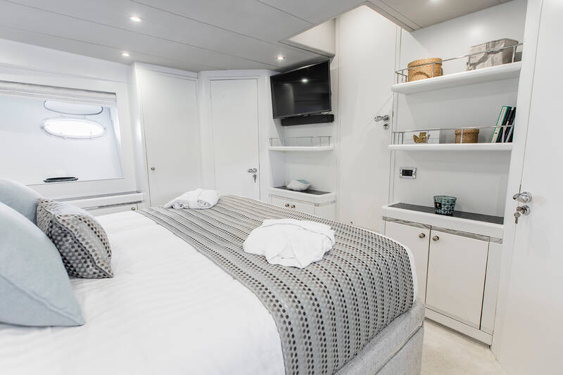 Double guest cabin