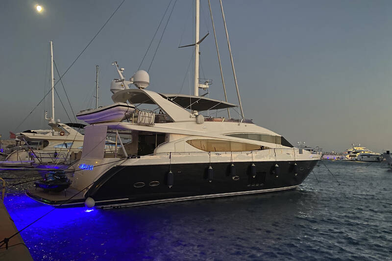 Exterior Princess 85 2010 M/Y ANGELINA