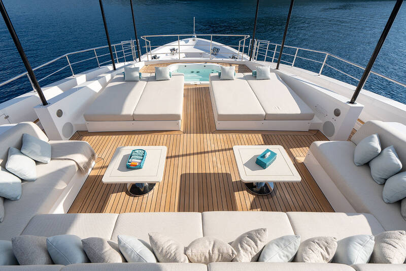 Lounge area on the bow