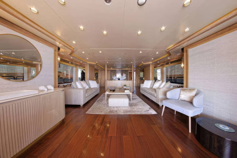 Main deck salon