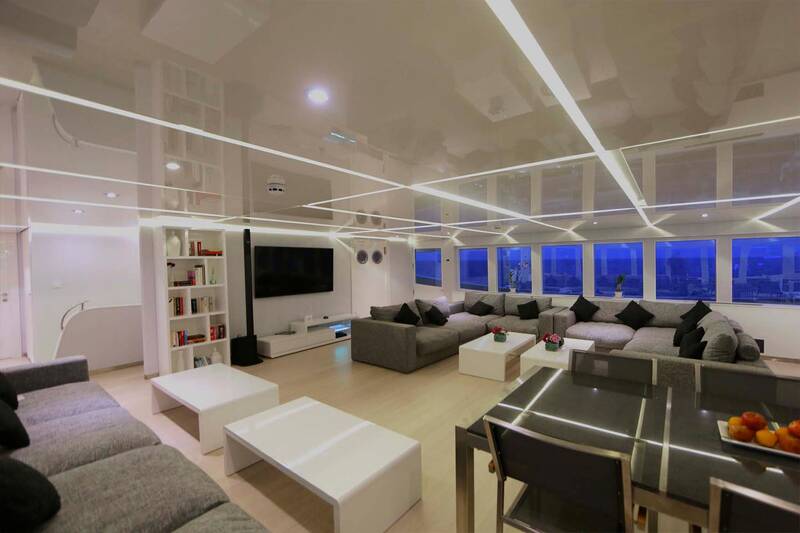 Main salon 