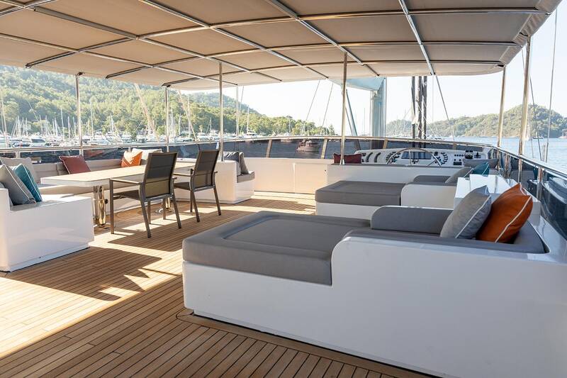 Deck lounge area