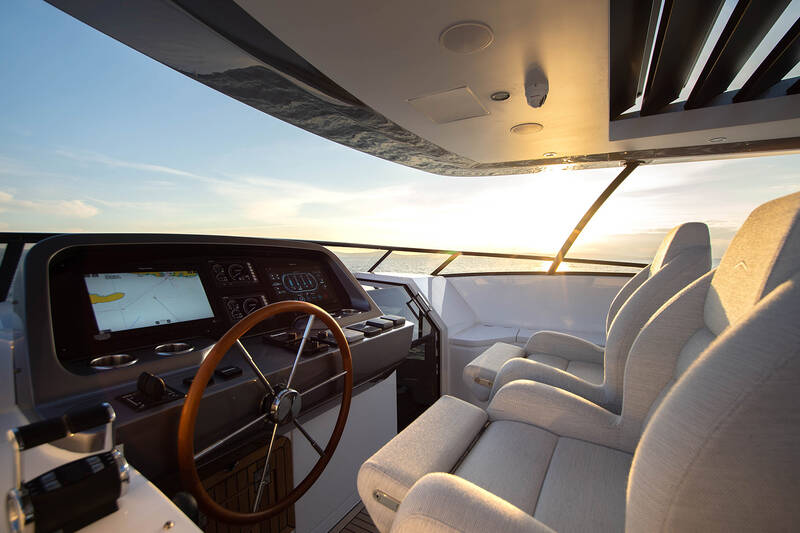 Helm station on flybridge