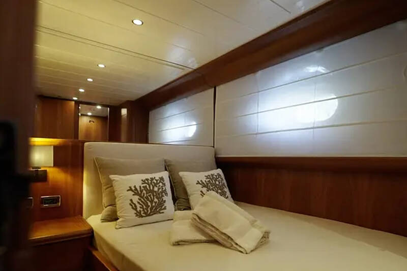 Guest cabin with double bed