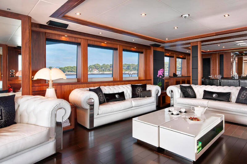 Main salon 