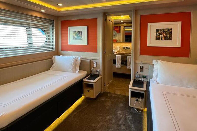 Twin cabin