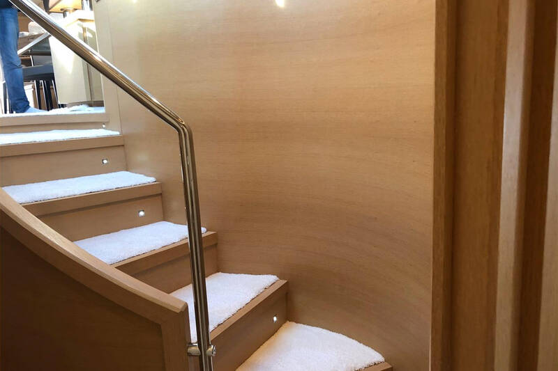 Steps to lower deck
