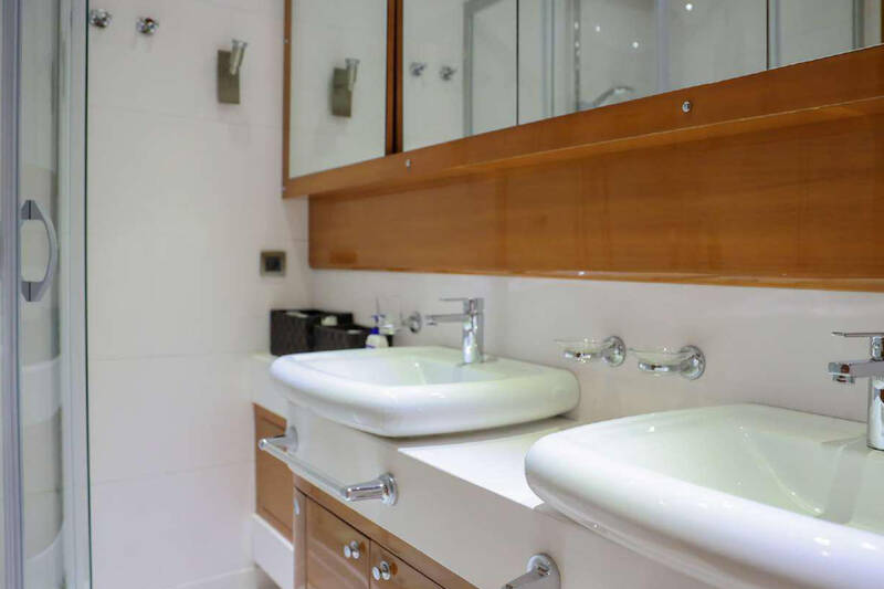 Master cabin bathroom