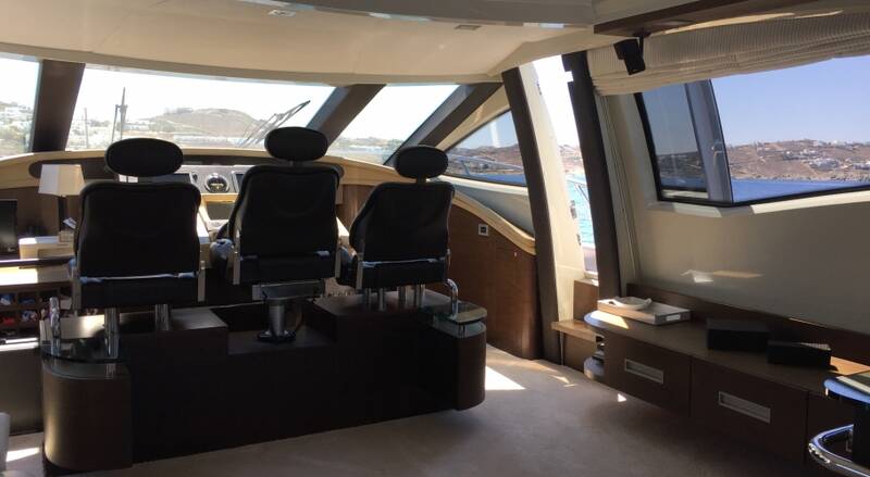 Helm station in salon front side